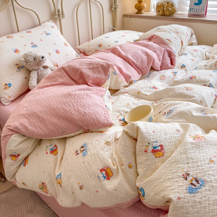 91家纺网 家纺一手货源 找家纺 梦舒阳家纺 新款泡芙棉双层纱四件套皱皱纱四季款泡芙纱四件套现货充足 趣味猫