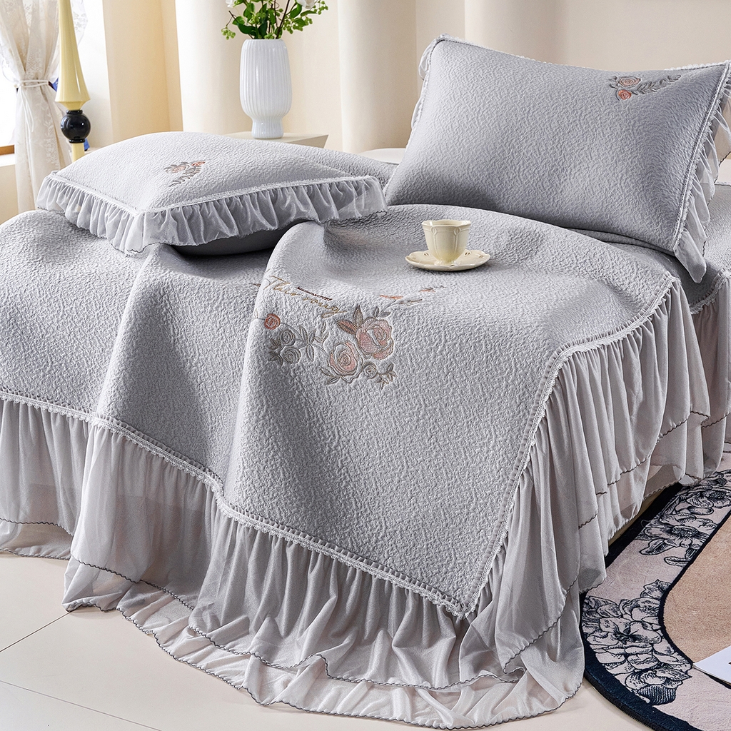 91家纺网 家纺一手货源 找家纺 莱家富 2026新款A类凉感豆豆席床裙款凉席席子-闭月羞花 闭月羞花-灰