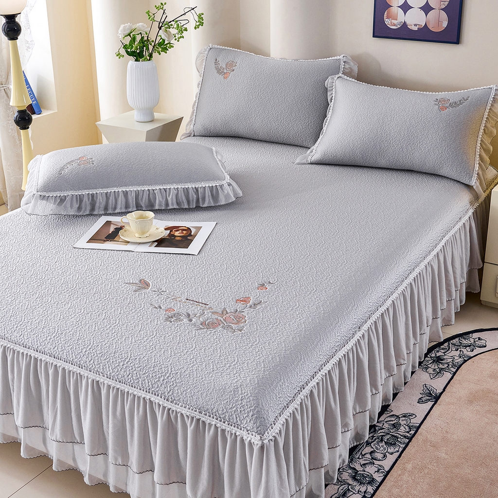 91家纺网 家纺一手货源 找家纺 莱家富 2026新款A类凉感豆豆席床裙款凉席席子-闭月羞花 闭月羞花-灰