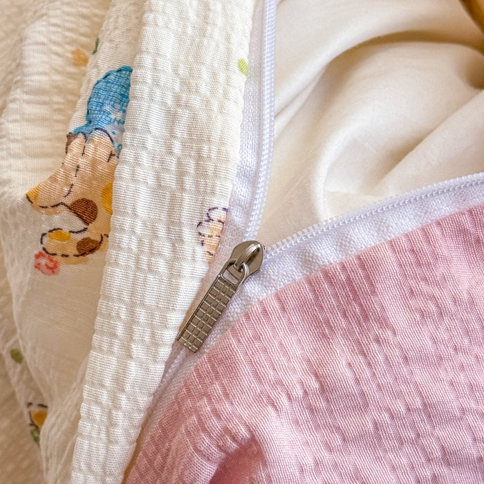 91家纺网 家纺一手货源 找家纺 梦舒阳家纺 新款泡芙棉双层纱四件套皱皱纱四季款泡芙纱四件套现货充足 趣味猫