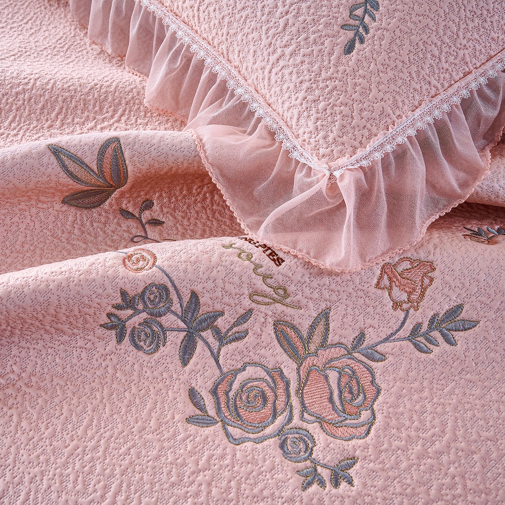 91家纺网 家纺一手货源 找家纺 （总）莱家富 2026新款A类凉感豆豆席床裙款凉席席子-闭月羞花