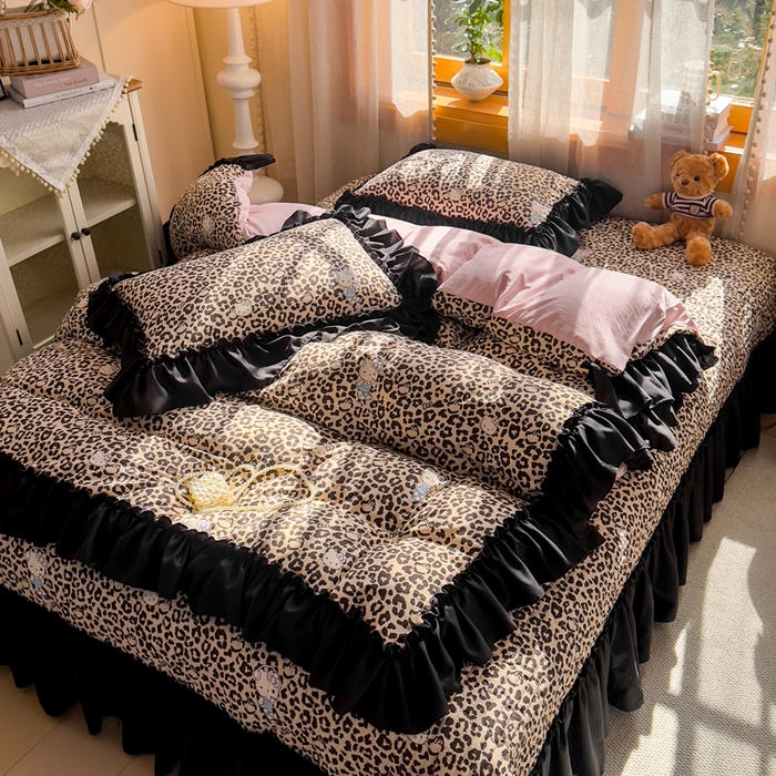 91家纺网 家纺一手货源 找家纺 云木里 2026新款古法水洗棉印花床盖四件套 豹纹猫咪蓝