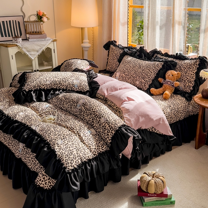 91家纺网 家纺一手货源 找家纺 云木里 2026新款古法水洗棉印花床盖四件套 豹纹猫咪蓝