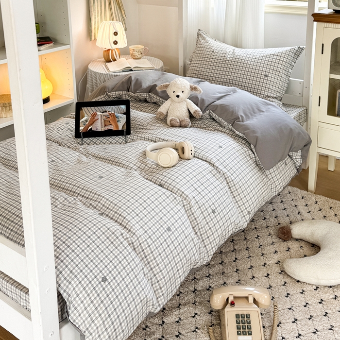 91家纺网 家纺一手货源 找家纺 禧缘家纺（原梦想家） 2026新款仿棉学生三件套云感棉 灰格星星