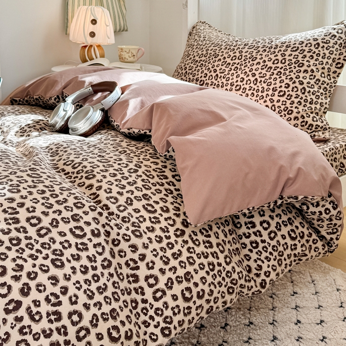 91家纺网 家纺一手货源 找家纺 禧缘家纺（原梦想家） 2026新款仿棉学生三件套云感棉 咖色豹纹