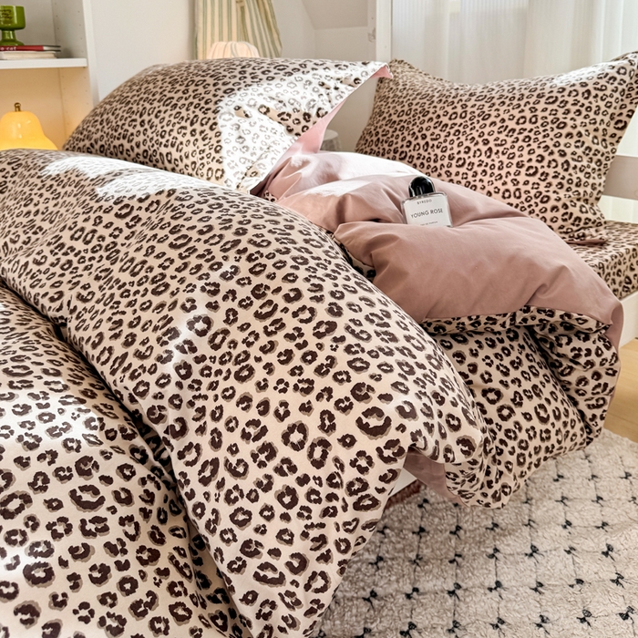 91家纺网 家纺一手货源 找家纺 禧缘家纺（原梦想家） 2026新款仿棉学生三件套云感棉 咖色豹纹