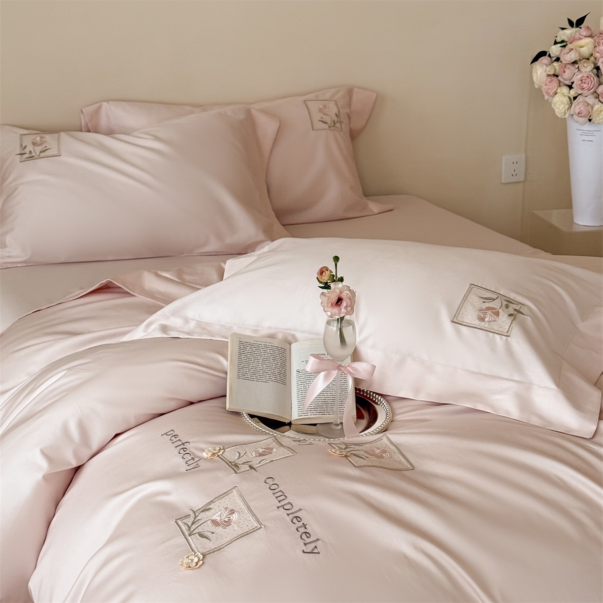 91家纺网 家纺一手货源 找家纺 （总）名品优仓 2026新款长绒棉50s全棉纯棉刺绣宽边款四件套-花栖