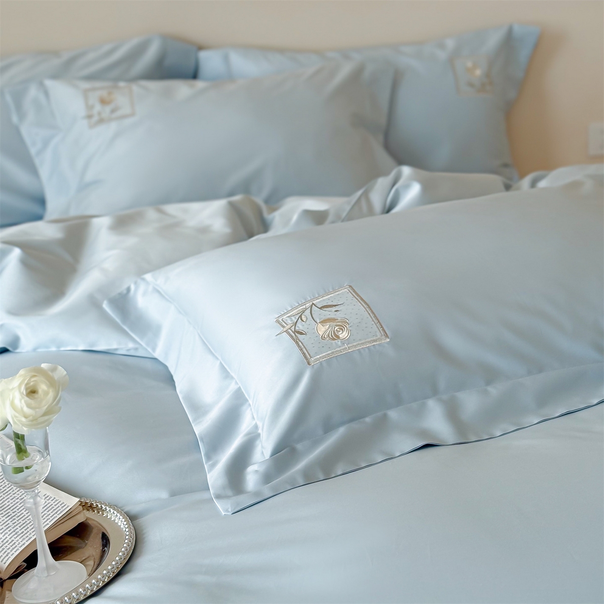 91家纺网 家纺一手货源 找家纺 名品优仓 2026新款长绒棉50s全棉纯棉刺绣宽边款四件套-花栖 花栖-浅云蓝