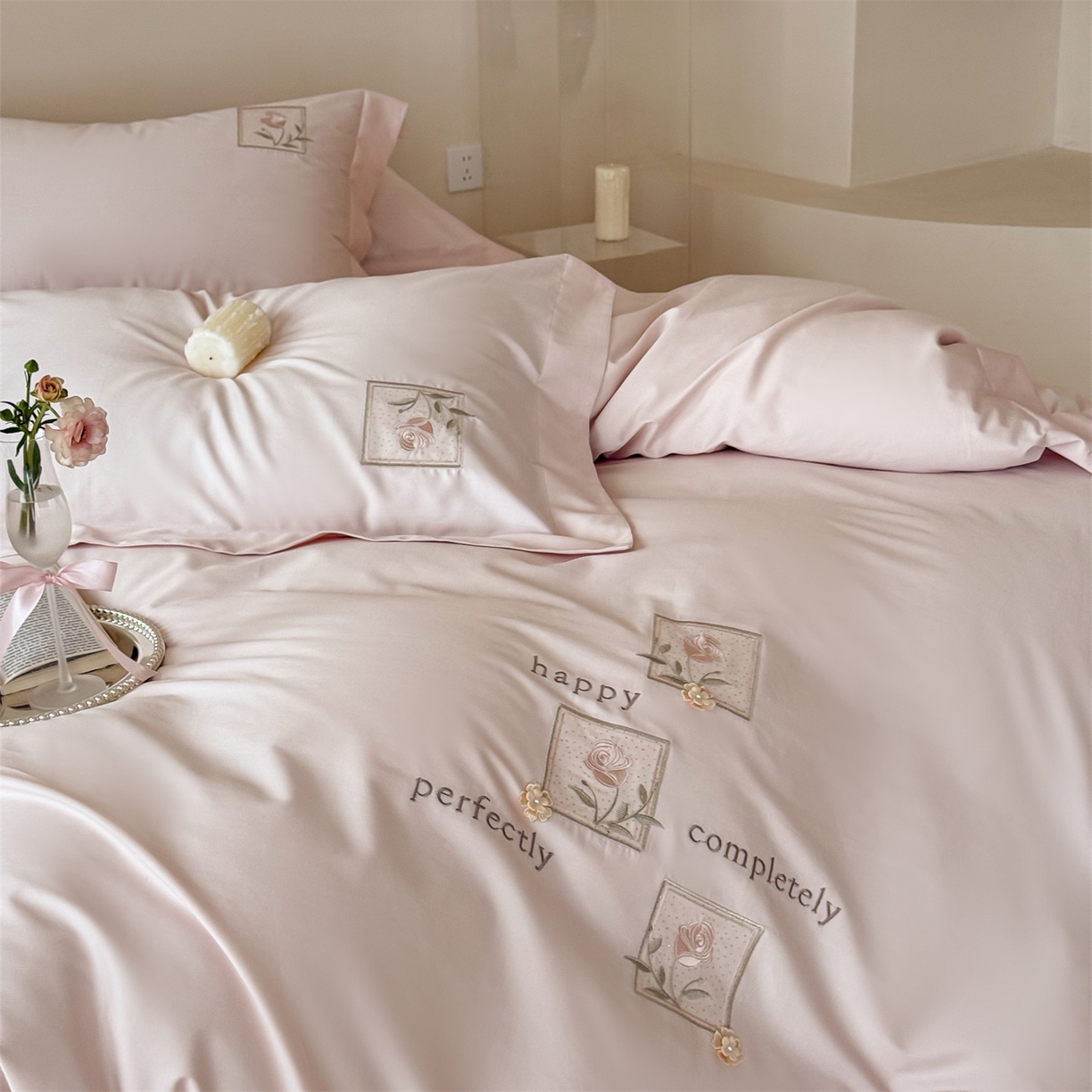 91家纺网 家纺一手货源 找家纺 名品优仓 2026新款长绒棉50s全棉纯棉刺绣宽边款四件套-花栖 花栖-公主粉