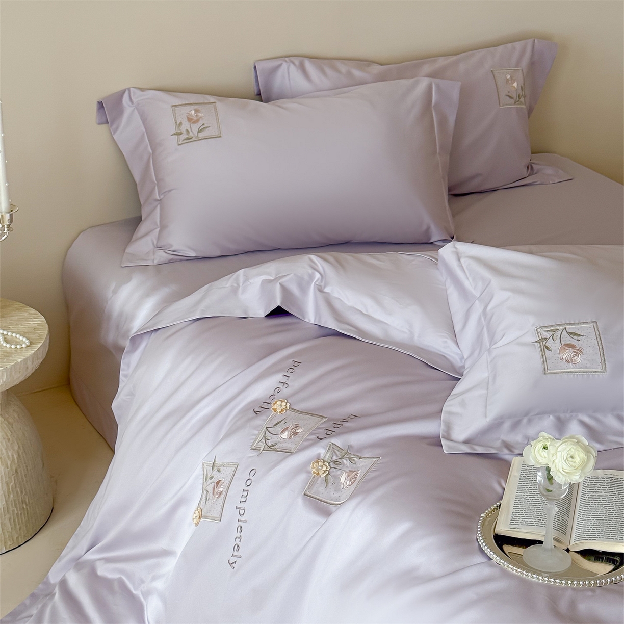 91家纺网 家纺一手货源 找家纺 名品优仓 2026新款长绒棉50s全棉纯棉刺绣宽边款四件套-花栖 花栖-梦幻紫