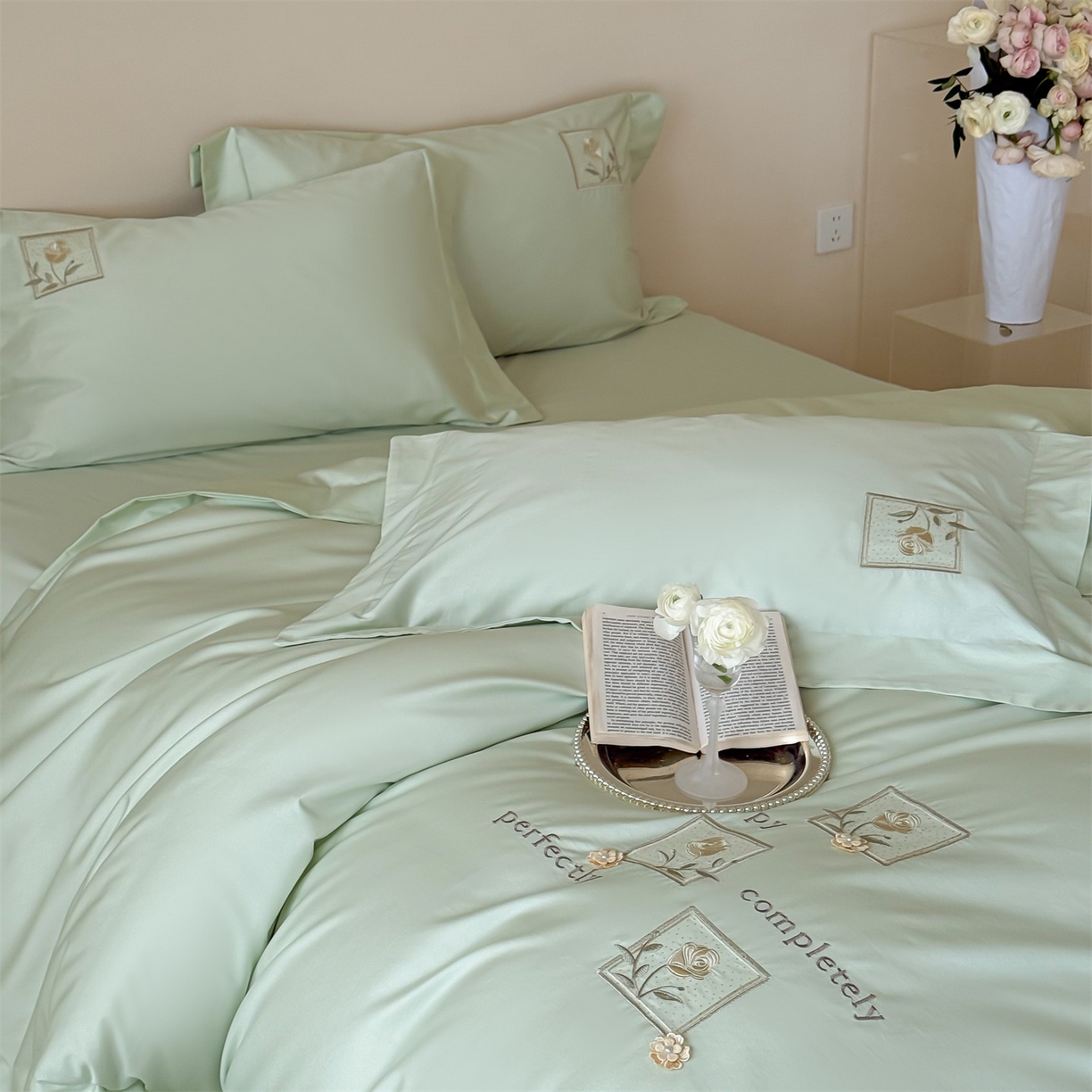 91家纺网 家纺一手货源 找家纺 名品优仓 2026新款长绒棉50s全棉纯棉刺绣宽边款四件套-花栖 花栖-清新绿