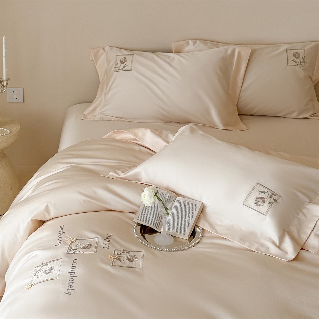 91家纺网 家纺一手货源 找家纺 名品优仓 2026新款长绒棉50s全棉纯棉刺绣宽边款四件套-花栖 花栖-肉肉粉