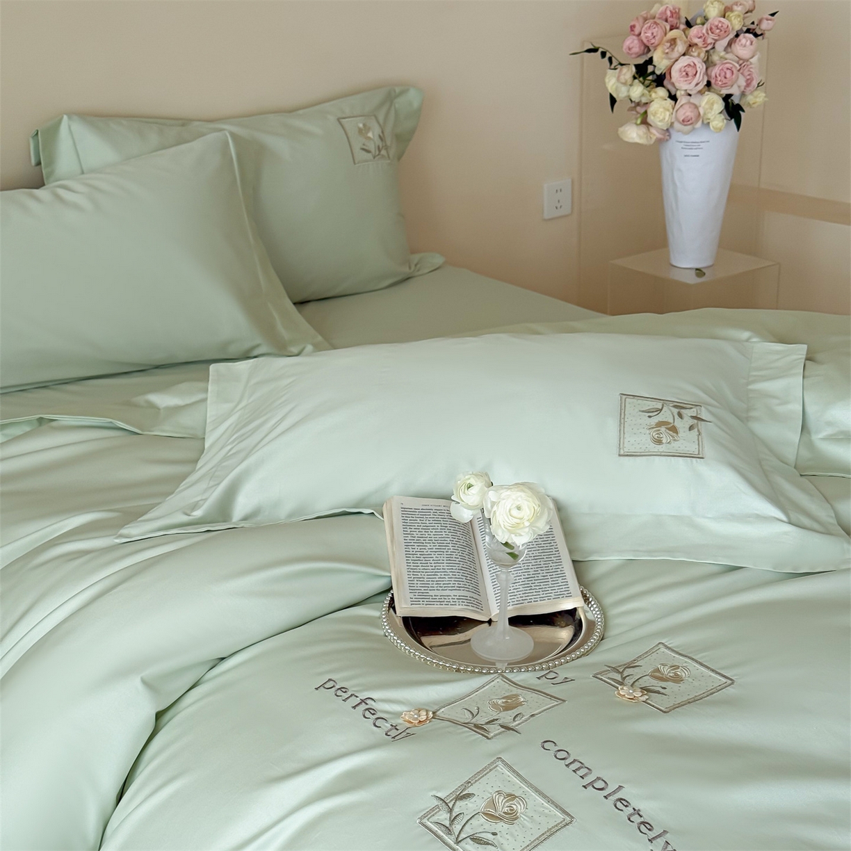 91家纺网 家纺一手货源 找家纺 名品优仓 2026新款长绒棉50s全棉纯棉刺绣宽边款四件套-花栖 花栖-清新绿