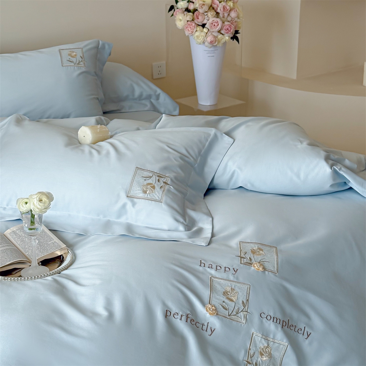 91家纺网 家纺一手货源 找家纺 名品优仓 2026新款长绒棉50s全棉纯棉刺绣宽边款四件套-花栖 花栖-浅云蓝