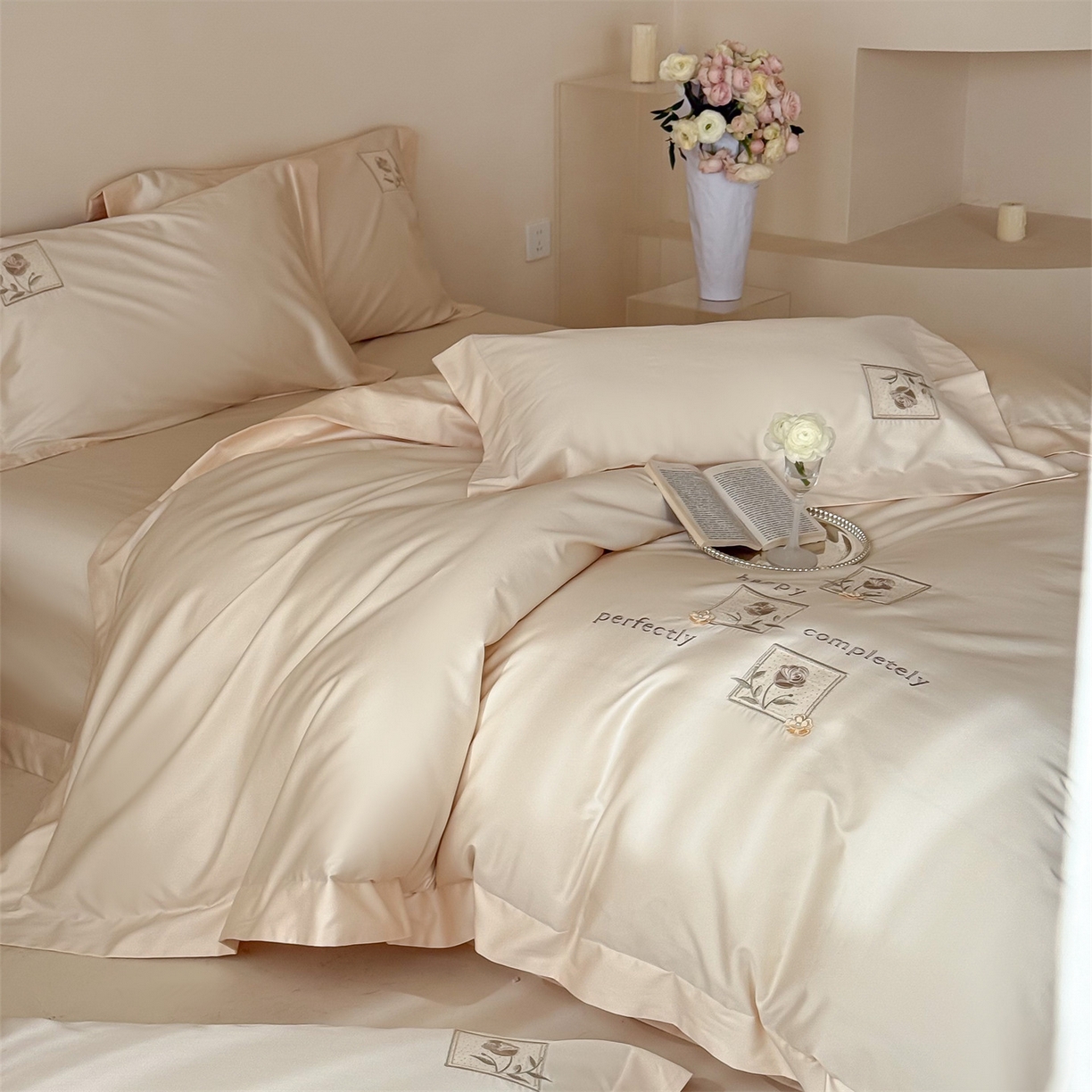 91家纺网 家纺一手货源 找家纺 名品优仓 2026新款长绒棉50s全棉纯棉刺绣宽边款四件套-花栖 花栖-肉肉粉