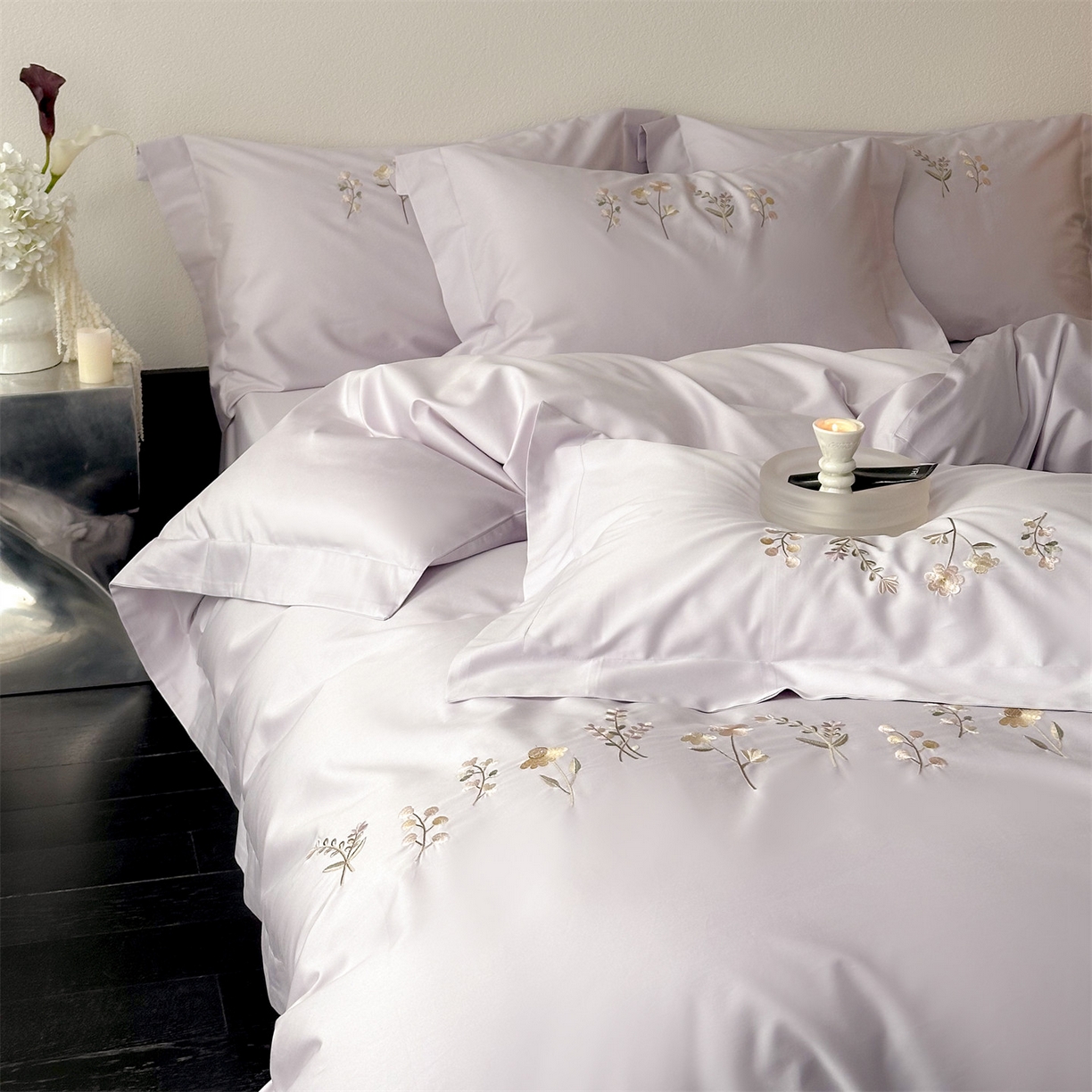 91家纺网 家纺一手货源 找家纺 名品优仓 2026新款长绒棉50s全棉纯棉刺绣宽边款四件套-花有约 花有约-梦幻色