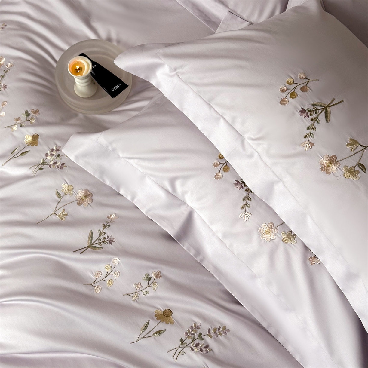 91家纺网 家纺一手货源 找家纺 名品优仓 2026新款长绒棉50s全棉纯棉刺绣宽边款四件套-花有约 花有约-梦幻色