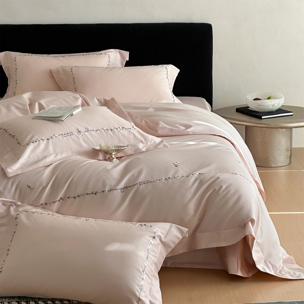 名品优仓 2026新款长绒棉50s全棉纯棉刺绣宽边款四件套-花园密语 花园蜜语-初恋粉