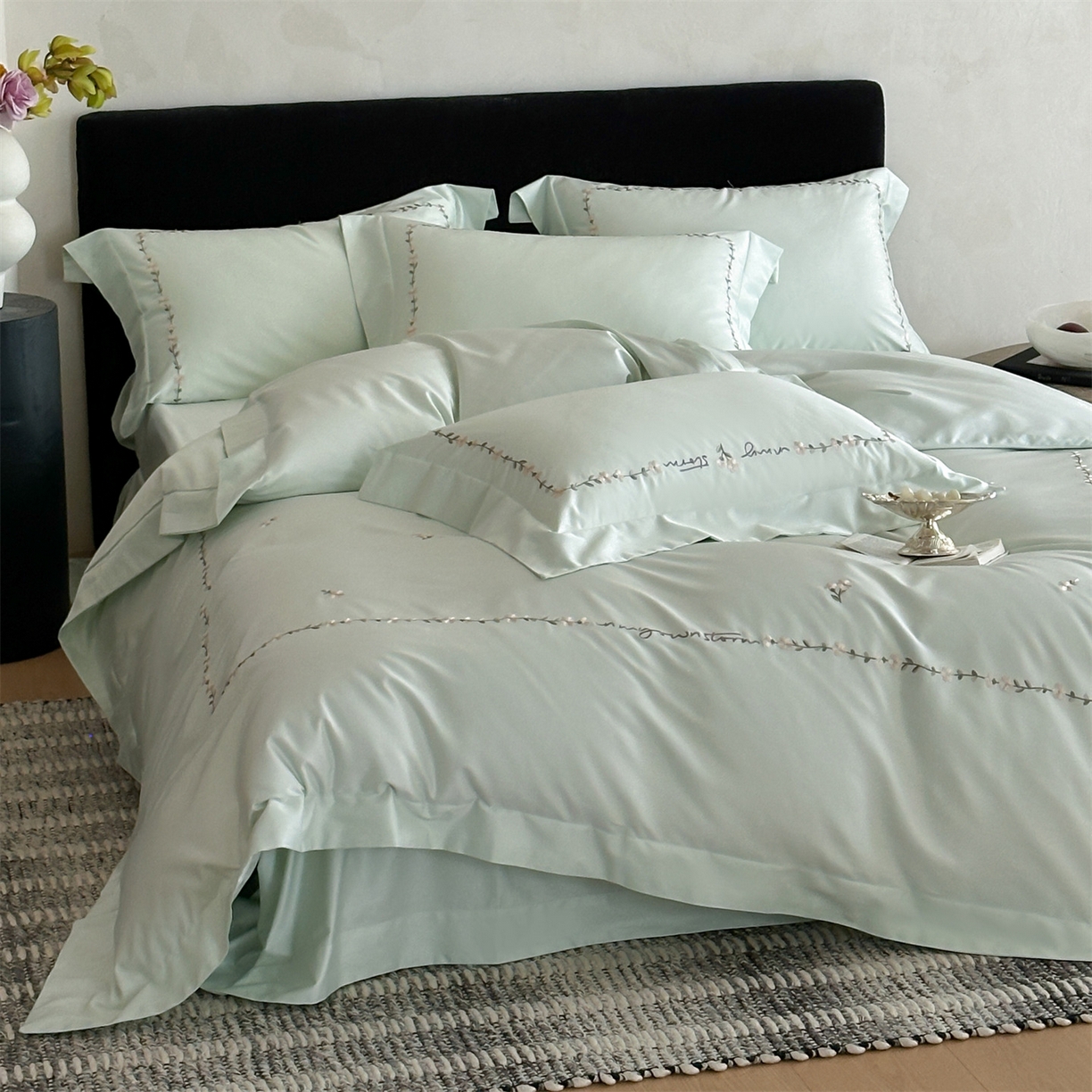 91家纺网 家纺一手货源 找家纺 名品优仓 2026新款长绒棉50s全棉纯棉刺绣宽边款四件套-花园密语 花园蜜语-清新绿