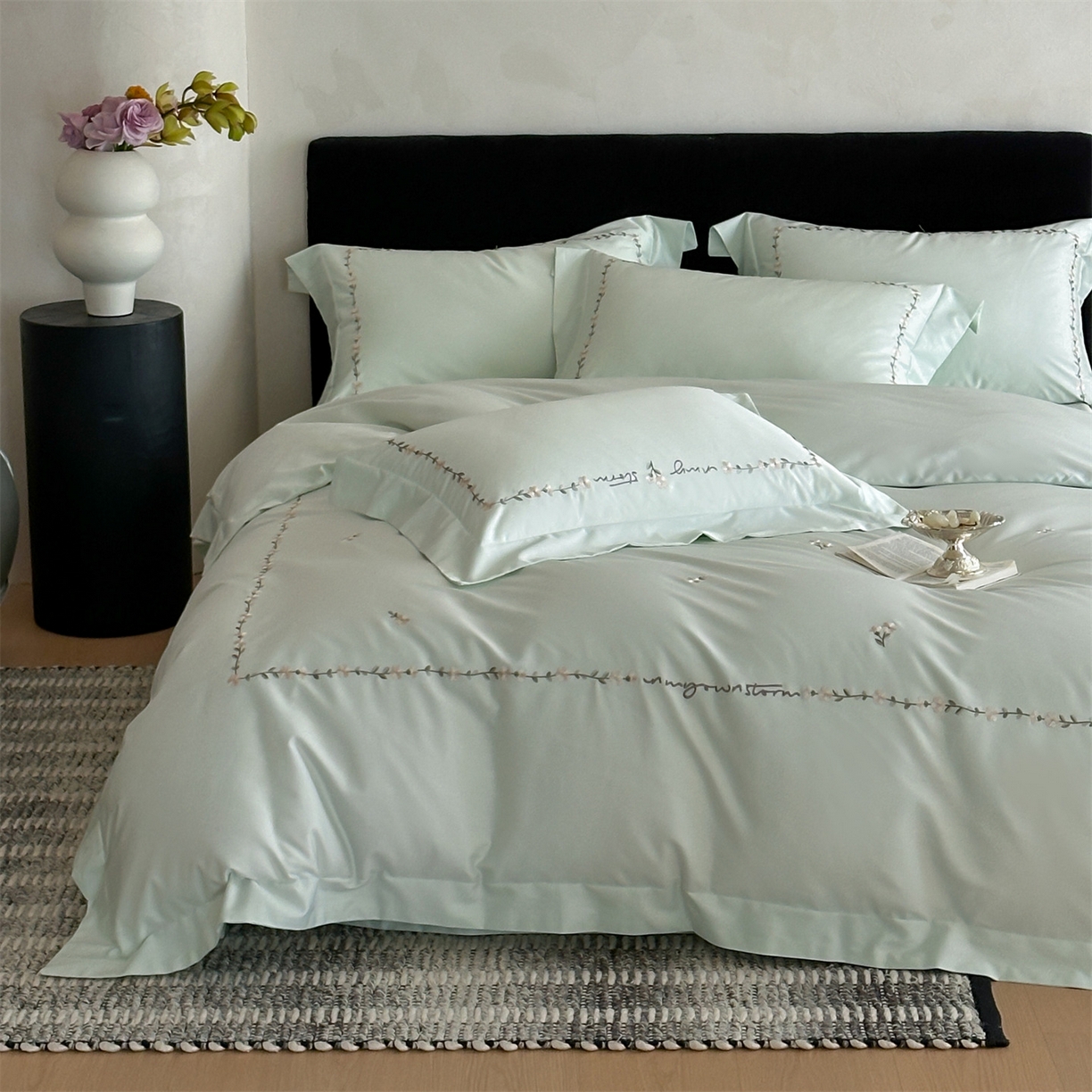 91家纺网 家纺一手货源 找家纺 名品优仓 2026新款长绒棉50s全棉纯棉刺绣宽边款四件套-花园密语 花园蜜语-清新绿