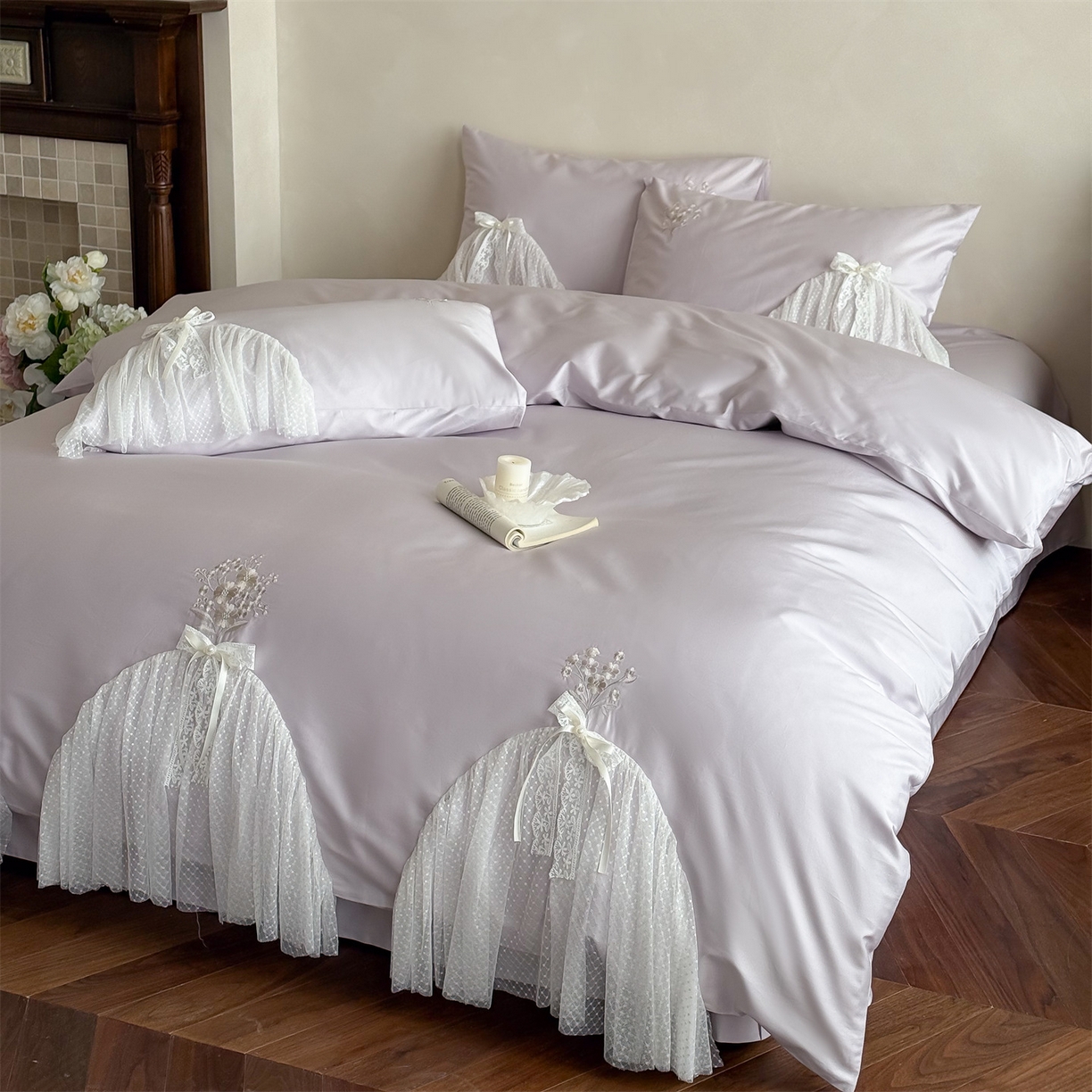 91家纺网 家纺一手货源 找家纺 名品优仓 2026新款长绒棉50s全棉纯棉刺绣蕾丝轻纱四件套-夏薇 夏薇-梦幻紫