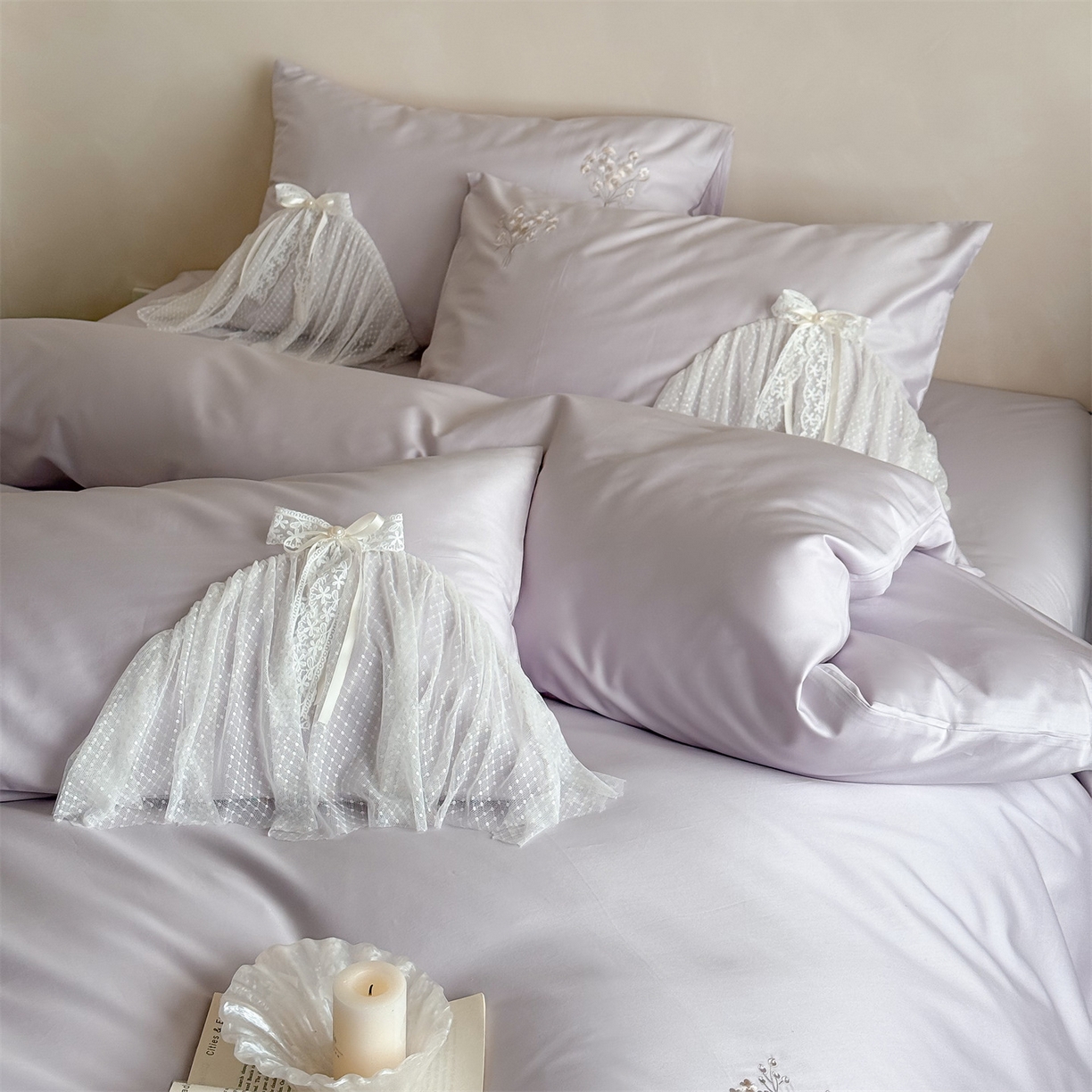 91家纺网 家纺一手货源 找家纺 名品优仓 2026新款长绒棉50s全棉纯棉刺绣蕾丝轻纱四件套-夏薇 夏薇-梦幻紫