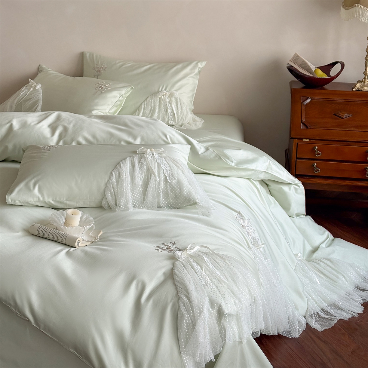 91家纺网 家纺一手货源 找家纺 名品优仓 2026新款长绒棉50s全棉纯棉刺绣蕾丝轻纱四件套-夏薇 夏薇-清新绿