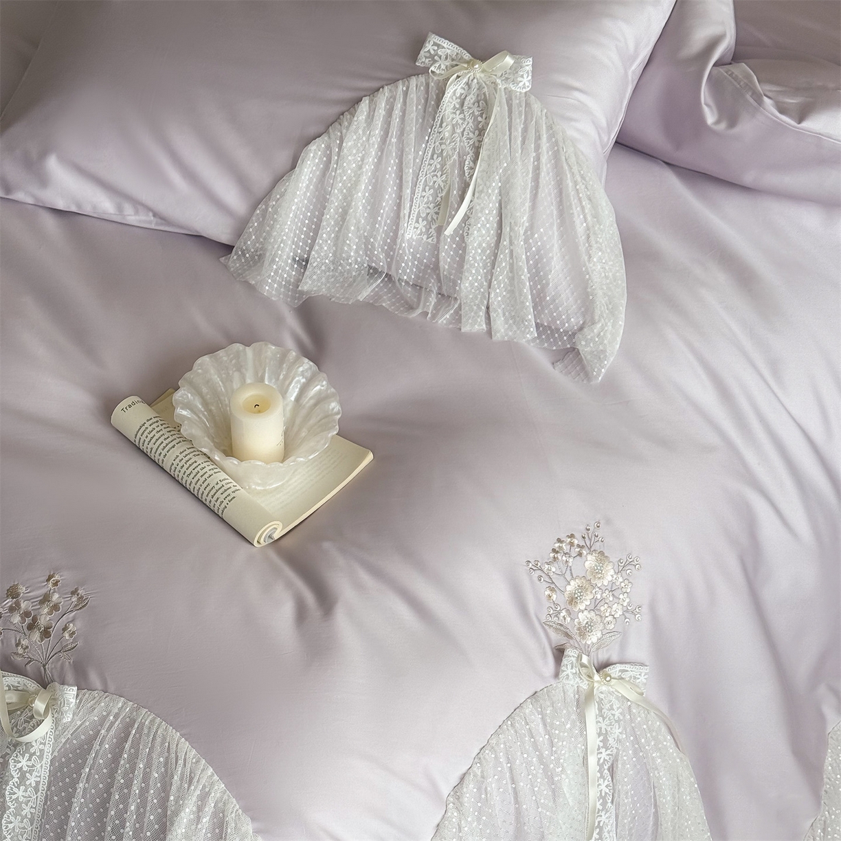 91家纺网 家纺一手货源 找家纺 名品优仓 2026新款长绒棉50s全棉纯棉刺绣蕾丝轻纱四件套-夏薇 夏薇-梦幻紫