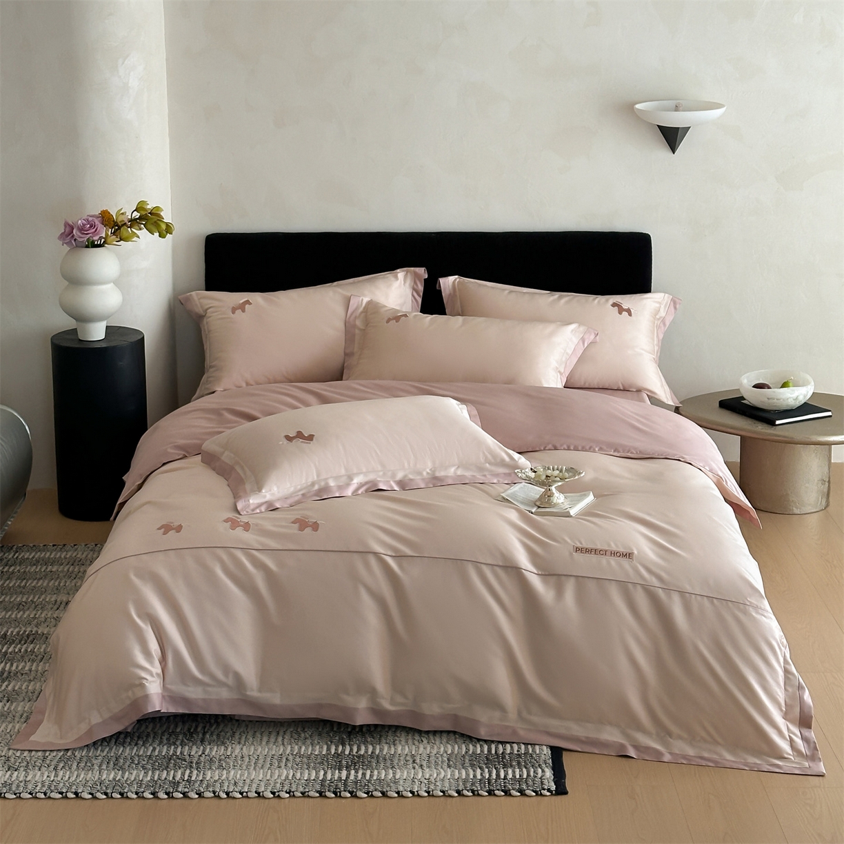 91家纺网 家纺一手货源 找家纺 名品优仓 2026新款长绒棉50s全棉纯棉刺绣撞色宽边款四件套-马上有钱 马上有钱-雅灰粉