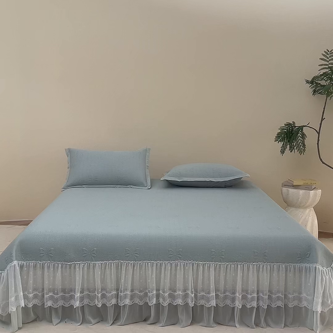 91家纺网 家纺一手货源 找家纺 航途席业 2026新款A类凉感豆豆床裙款凉席三件套-系列一 青柠蝶梦-凉感床裙