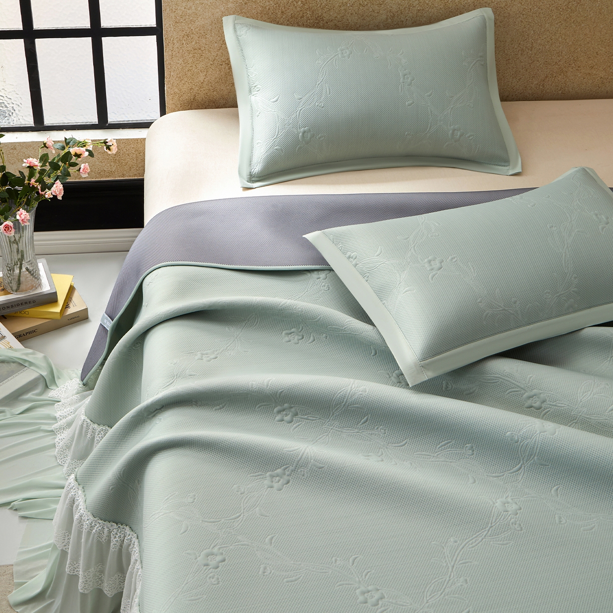 91家纺网 家纺一手货源 找家纺 航途席业 2026新款A类凉感豆豆床裙款凉席三件套-系列七 青柠藤语