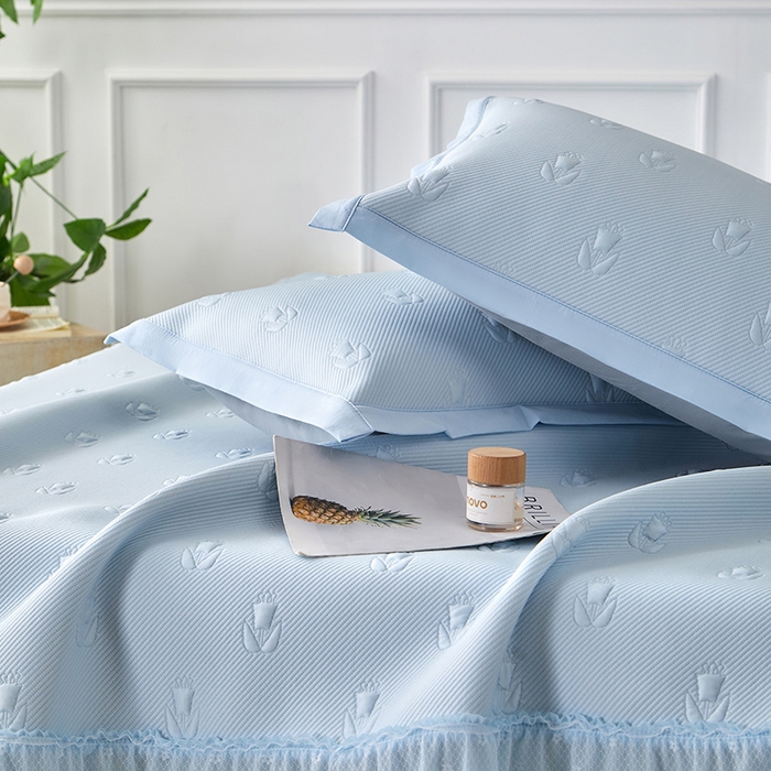 91家纺网 家纺一手货源 找家纺 航途席业 2026新款A类凉感豆豆床裙款凉席三件套-系列七 冰蓝郁金香