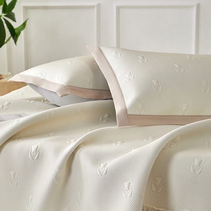 91家纺网 家纺一手货源 找家纺 航途席业 2026新款A类凉感豆豆床裙款凉席三件套-系列七 奶白郁金香