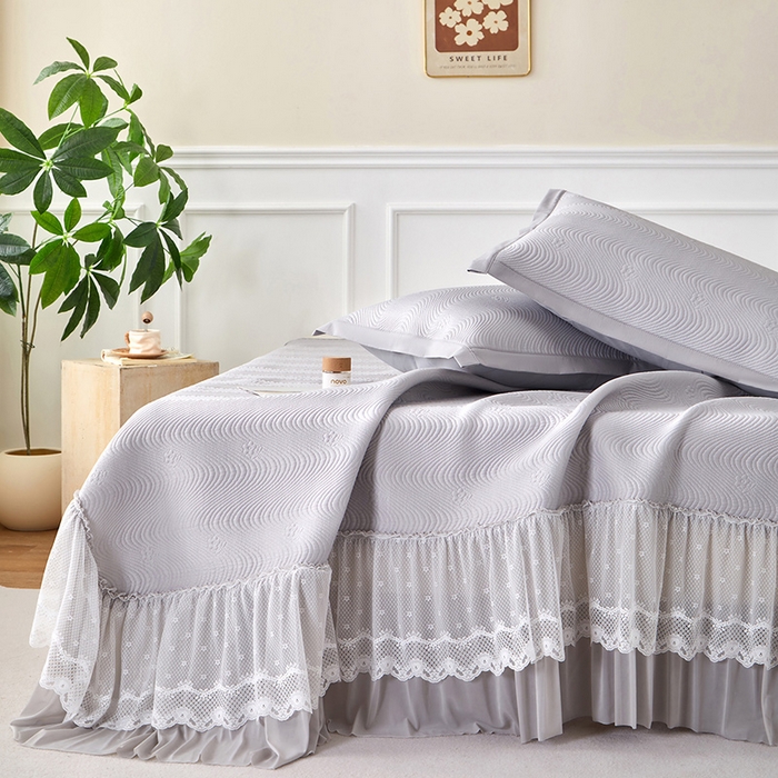 91家纺网 家纺一手货源 找家纺 航途席业 2026新款A类凉感豆豆床裙款凉席三件套-系列七 烟灰织浪