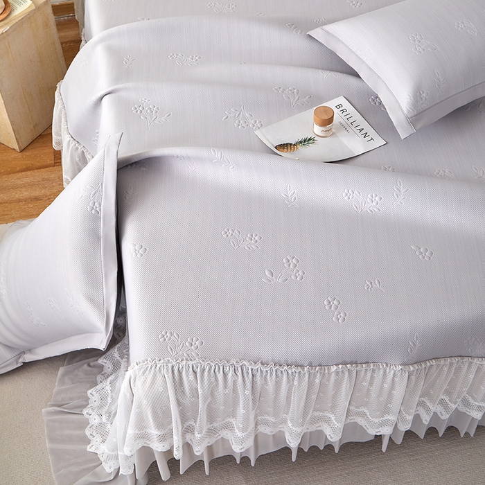 91家纺网 家纺一手货源 找家纺 航途席业 2026新款A类凉感豆豆床裙款凉席三件套-系列七 月灰碎花