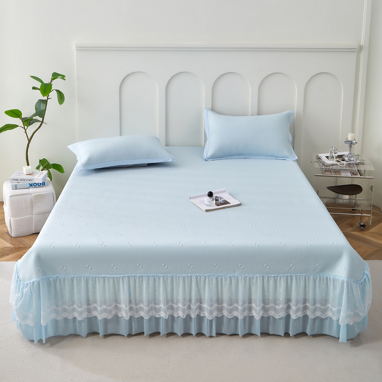 91家纺网 家纺一手货源 找家纺 航途席业 2026新款A类凉感豆豆床裙款凉席三件套-系列七 冰蓝小樱桃