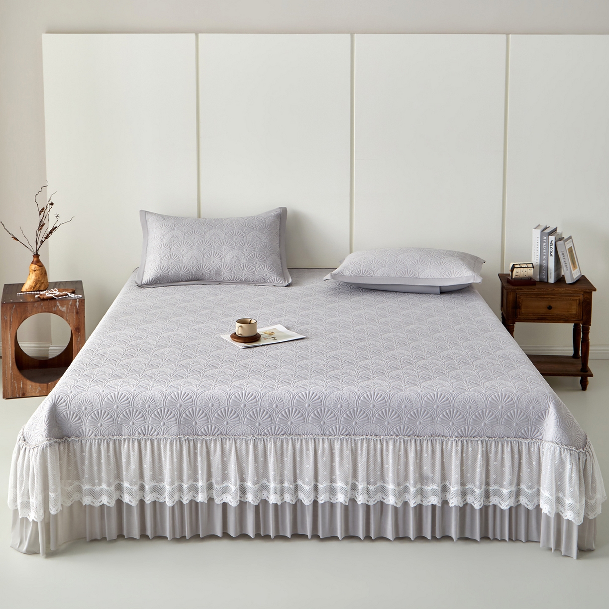 91家纺网 家纺一手货源 找家纺 航途席业 2026新款A类凉感豆豆床裙款凉席三件套-系列七 灰澜日影