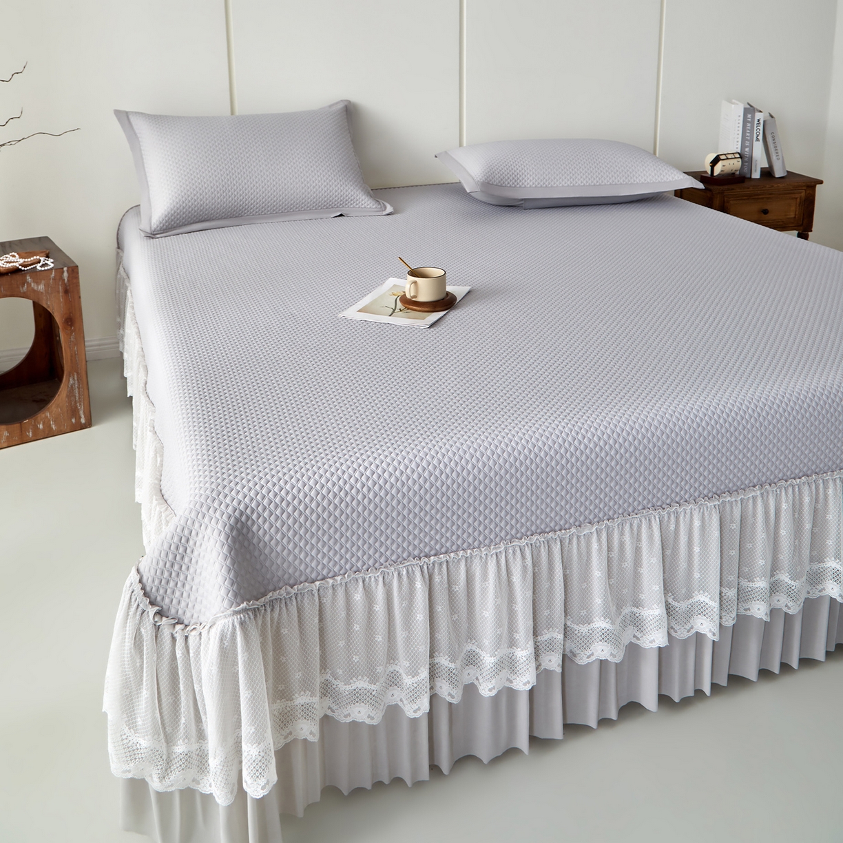 91家纺网 家纺一手货源 找家纺 航途席业 2026新款A类凉感豆豆床裙款凉席三件套-系列七 烟灰网影