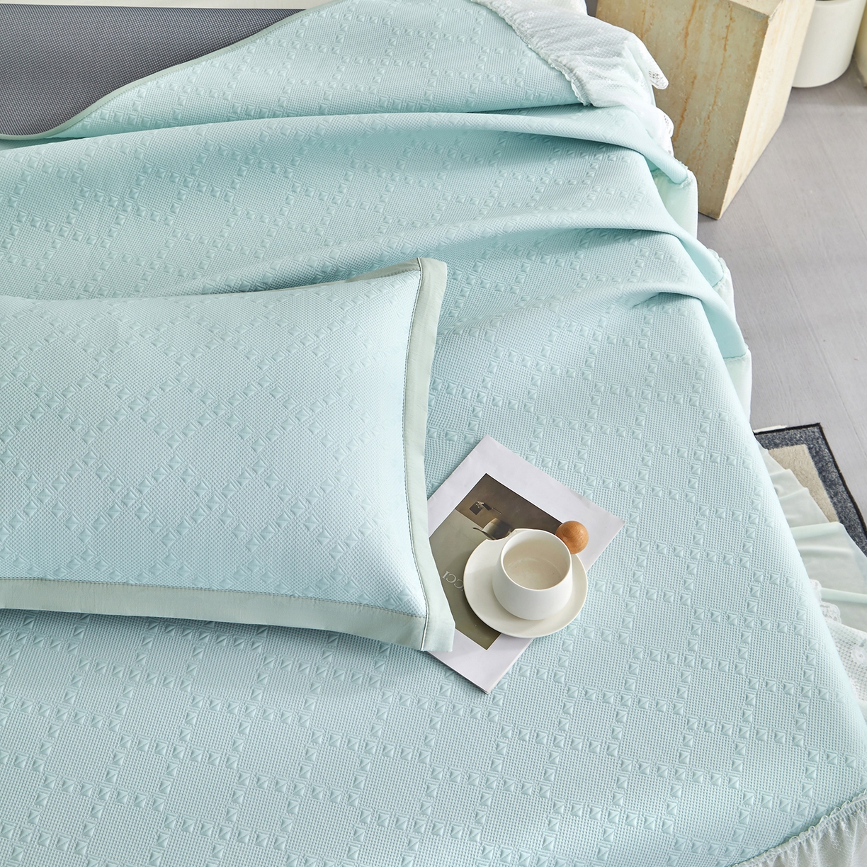 91家纺网 家纺一手货源 找家纺 航途席业 2026新款A类凉感豆豆床裙款凉席三件套-系列六 薄荷菱格