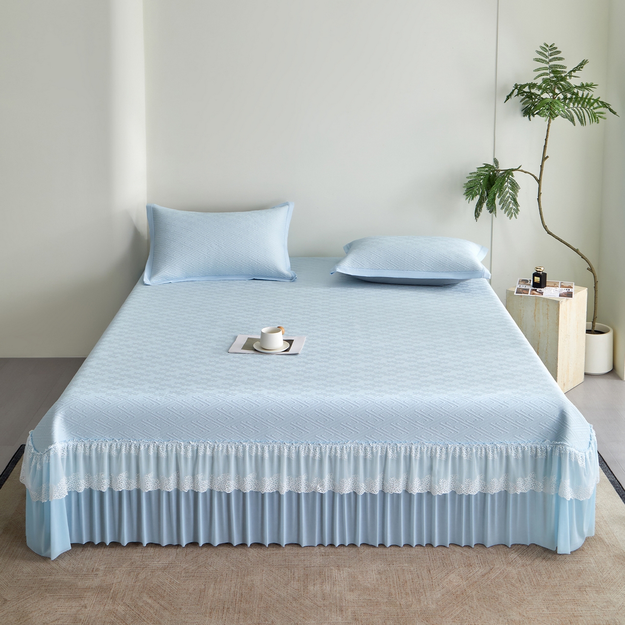 91家纺网 家纺一手货源 找家纺 航途席业 2026新款A类凉感豆豆床裙款凉席三件套-系列六 冰蓝回韵