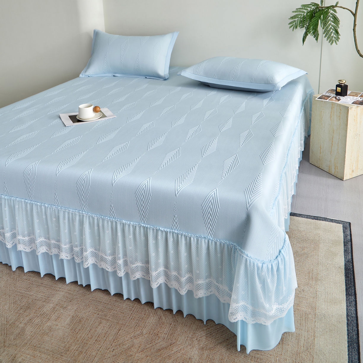 91家纺网 家纺一手货源 找家纺 航途席业 2026新款A类凉感豆豆床裙款凉席三件套-系列六 蓝纱叶羽