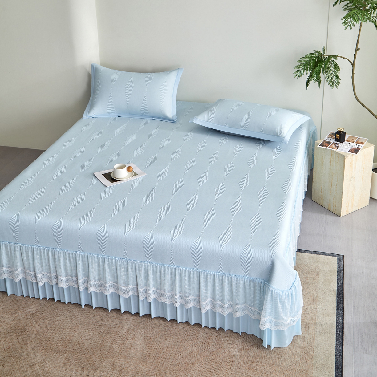 91家纺网 家纺一手货源 找家纺 航途席业 2026新款A类凉感豆豆床裙款凉席三件套-系列六 蓝纱叶羽