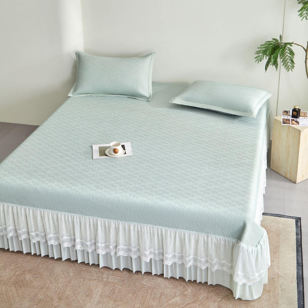 91家纺网 家纺一手货源 找家纺 航途席业 2026新款A类凉感豆豆床裙款凉席三件套-系列六 浅青回韵