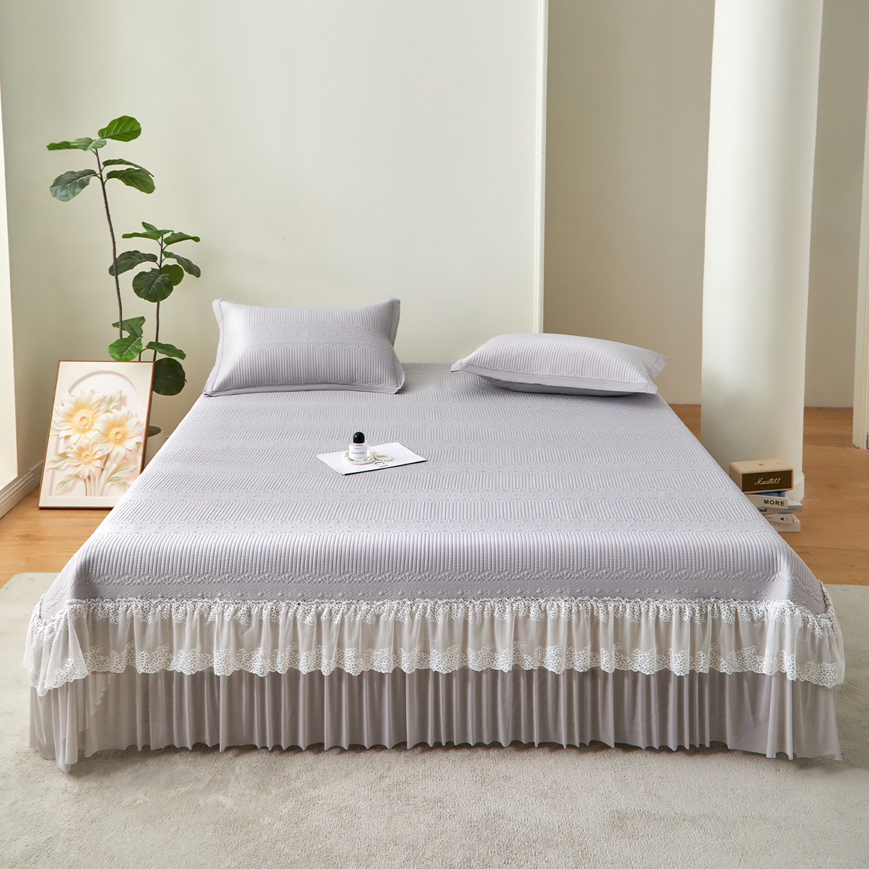 91家纺网 家纺一手货源 找家纺 航途席业 2026新款A类凉感豆豆床裙款凉席三件套-系列五 月灰绮梦