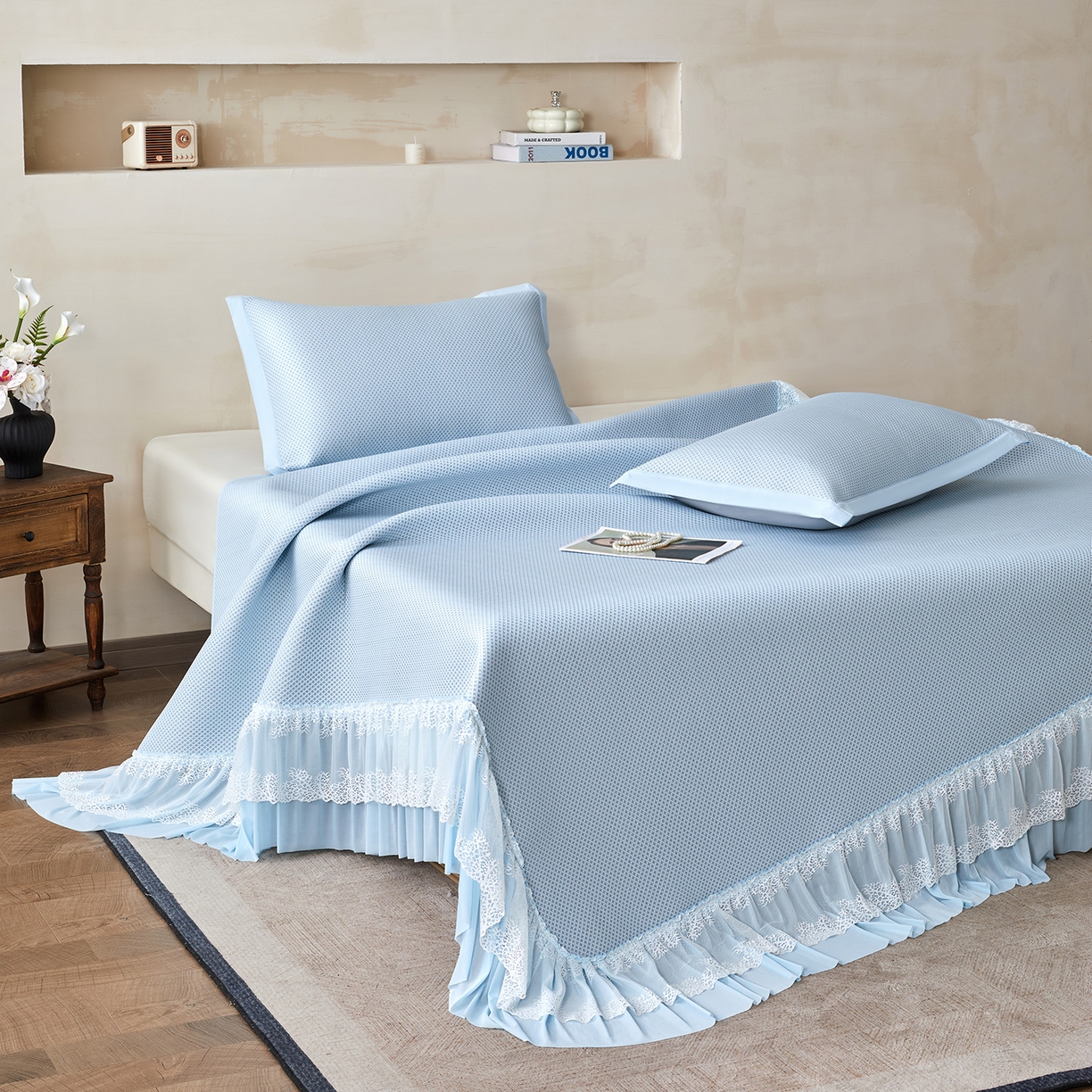 91家纺网 家纺一手货源 找家纺 航途席业 2026新款A类凉感豆豆床裙款凉席三件套-系列四 冰蓝星絮