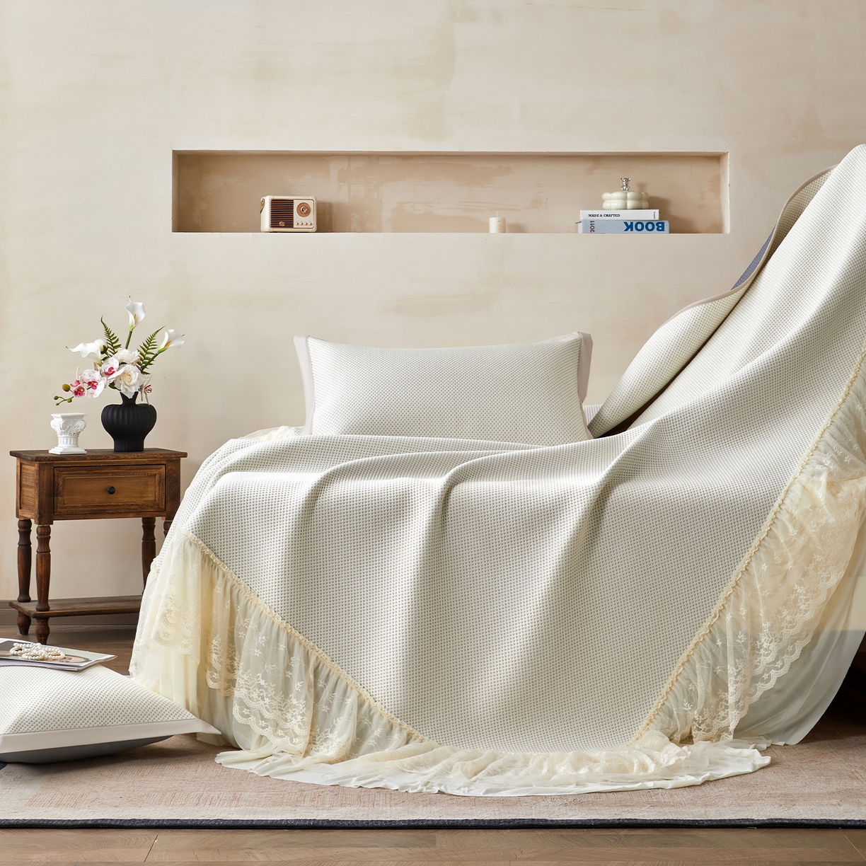 91家纺网 家纺一手货源 找家纺 航途席业 2026新款A类凉感豆豆床裙款凉席三件套-系列四 奶白星絮