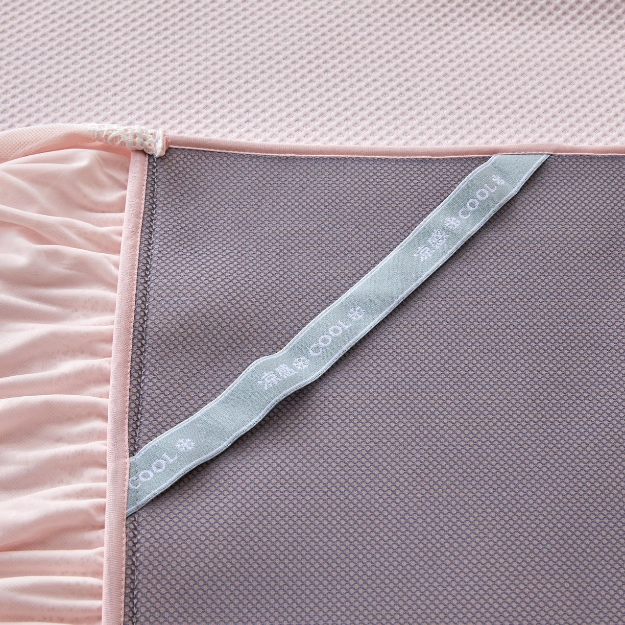 91家纺网 家纺一手货源 找家纺 航途席业 2026新款A类凉感豆豆床裙款凉席三件套-系列四 浅粉星絮