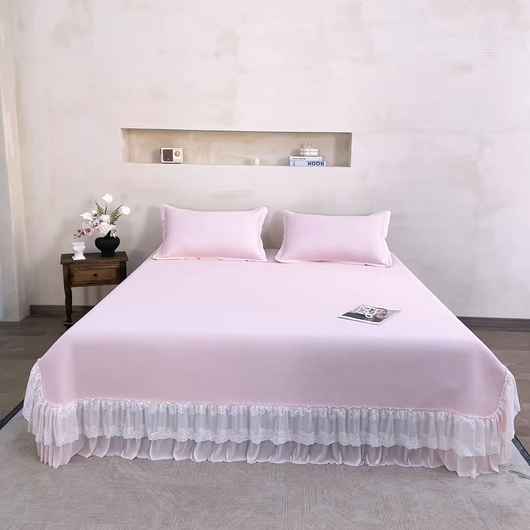 91家纺网 家纺一手货源 找家纺 航途席业 2026新款A类凉感豆豆床裙款凉席三件套-系列四 浅粉星絮