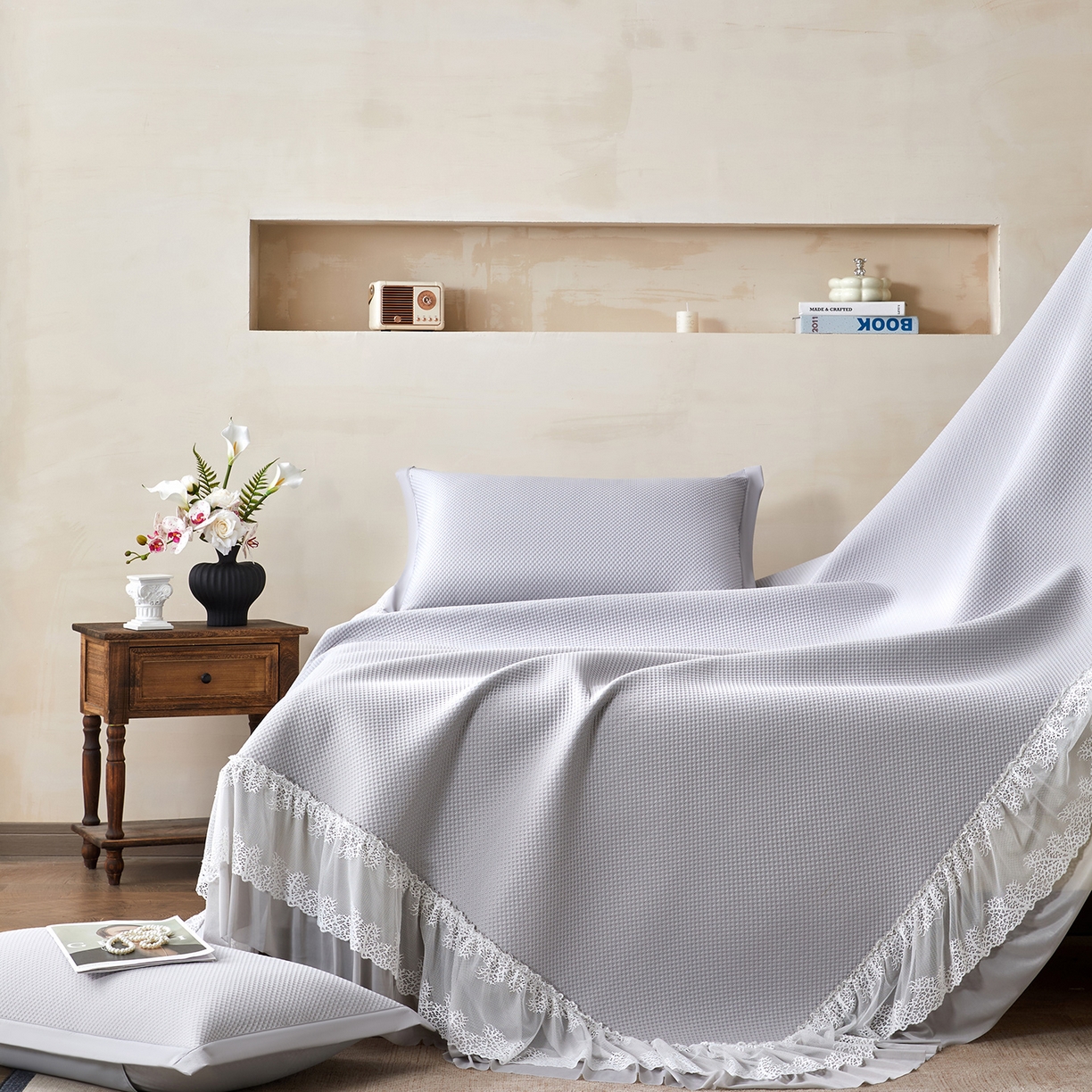 91家纺网 家纺一手货源 找家纺 航途席业 2026新款A类凉感豆豆床裙款凉席三件套-系列四 雾灰星絮