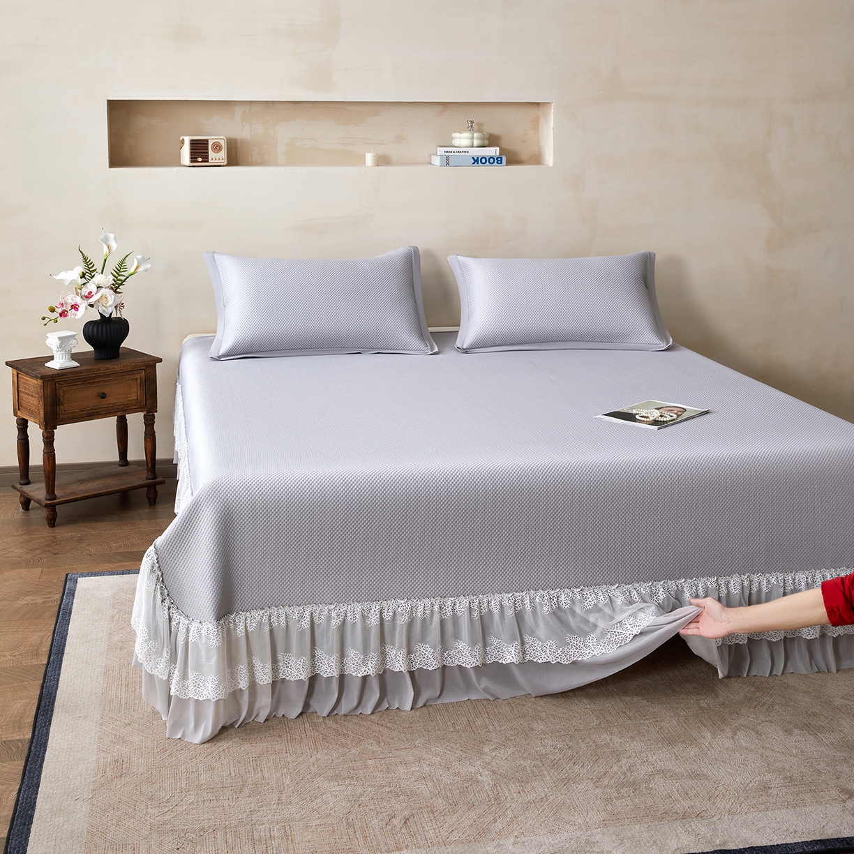 91家纺网 家纺一手货源 找家纺 航途席业 2026新款A类凉感豆豆床裙款凉席三件套-系列四 雾灰星絮